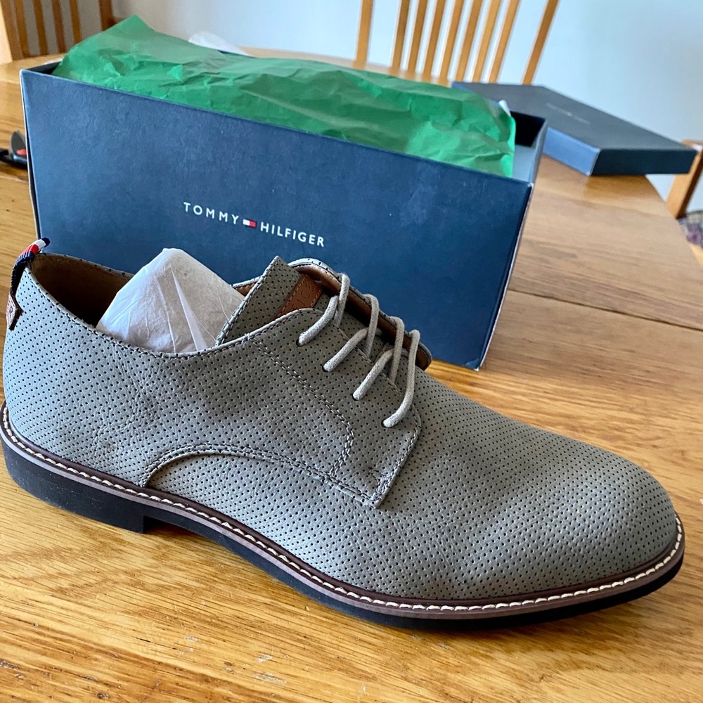 Men’s Tommy Hilfiger Oxford Dress Shoes
